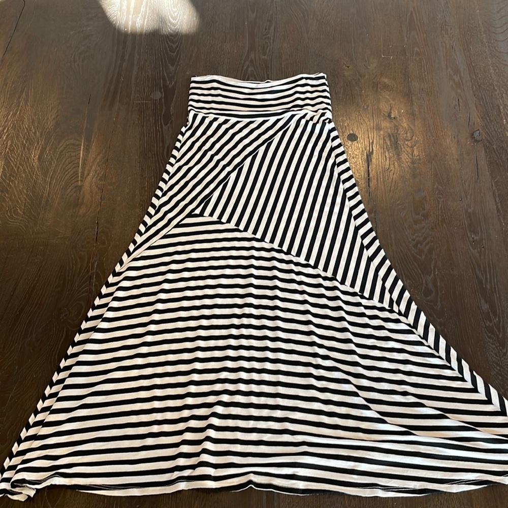 Long length skirt